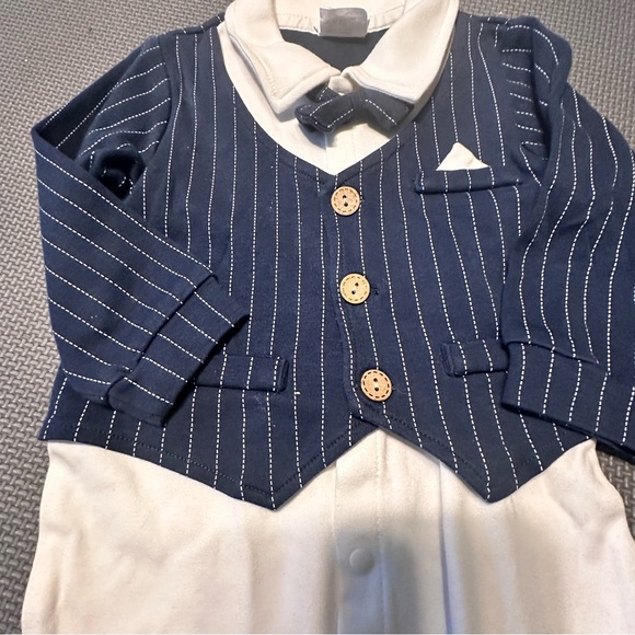 Baby boy romper 9-12 months - Picture 2 of 3